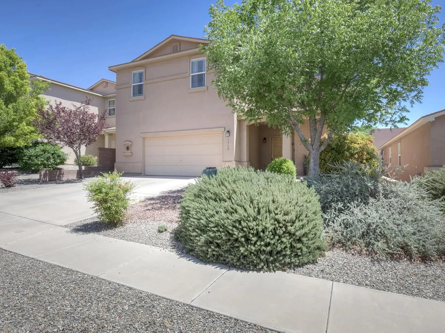 5 bed, 2.5 bath, 3019 sqft, $2,800 — Photo 3