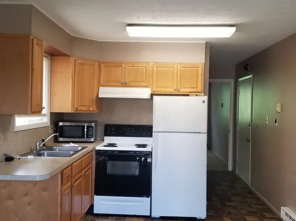 75 Ridgeway St APT 3, East Stroudsburg, PA 18301