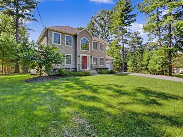 207 President Coolidge Pl, Henryville, PA 18332