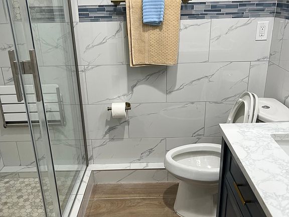 4th image of 1235 Douglass Dr #1