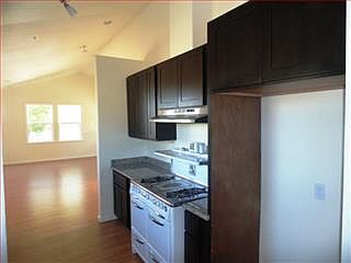 3rd image of 409 7th St