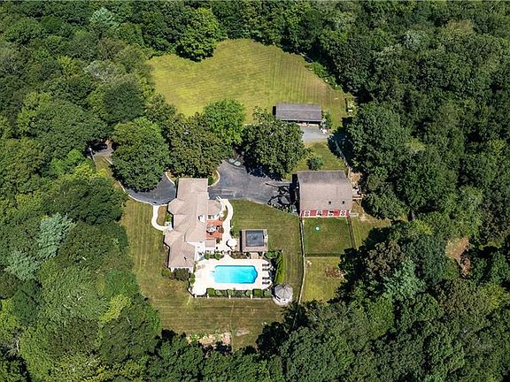 5th image of 41 Edies Ln