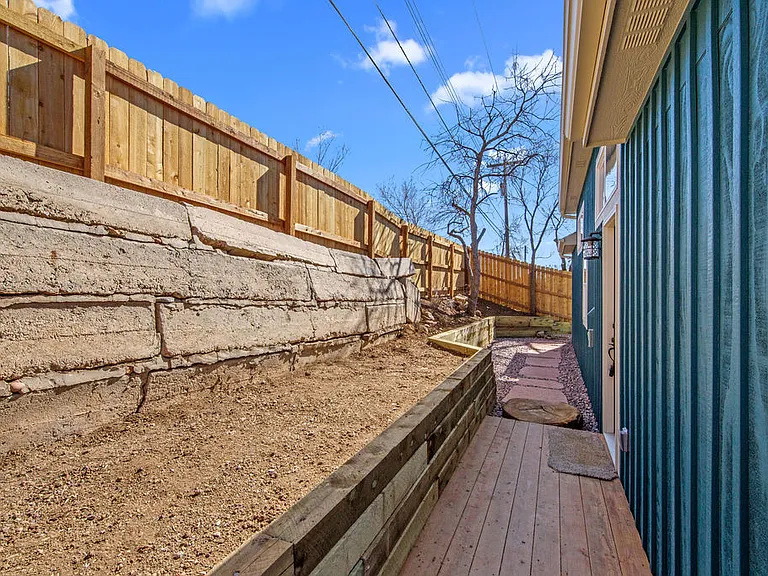 2436 W Kiowa St — Photo 9