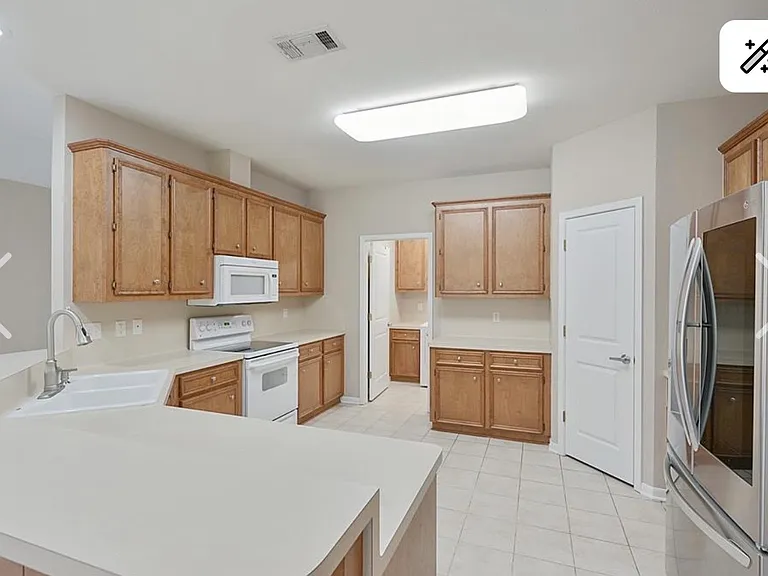 133 E Mosley Ln — Photo 2