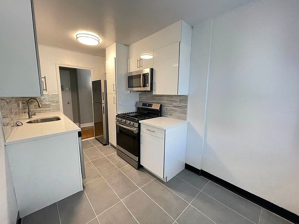 1st image of 19614 69th Ave #3C