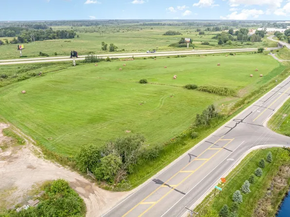 13472 Freeway Dr W, Hugo, MN 55038