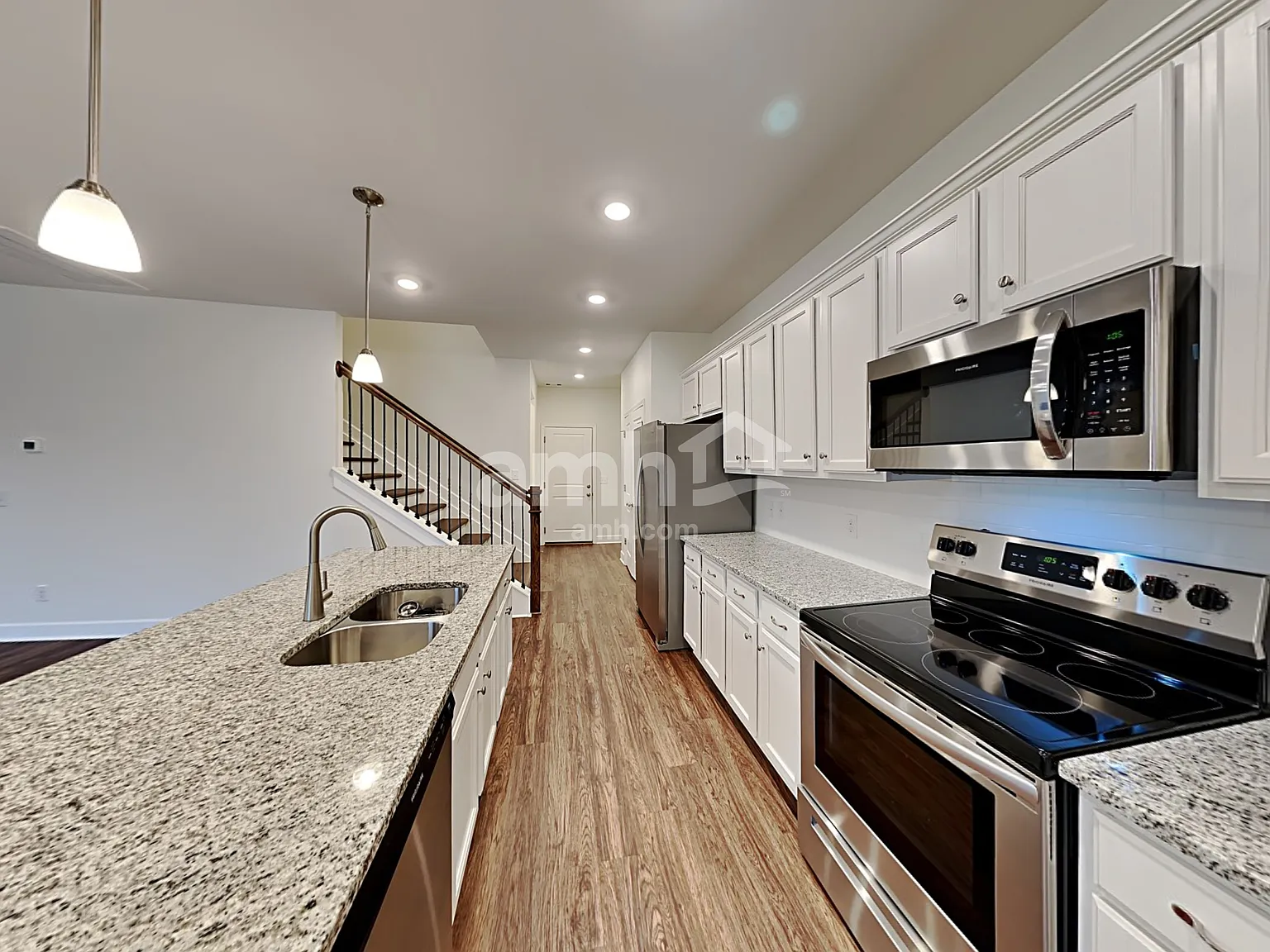 5 bed, 3.0 bath, 2644 sqft, $3,010 — Photo 3
