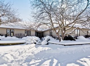 16445 W Kingston Ct, Prairie View, IL 60069