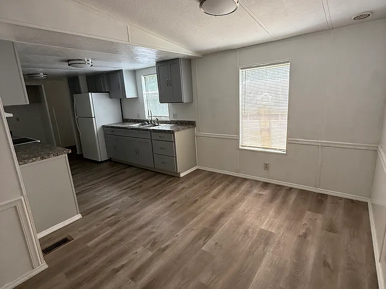 6122 Virgil Ln — Photo 9