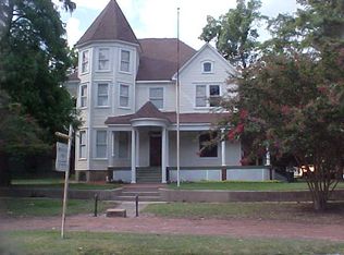 508 E Cherokee St, Wynnewood, OK 73098