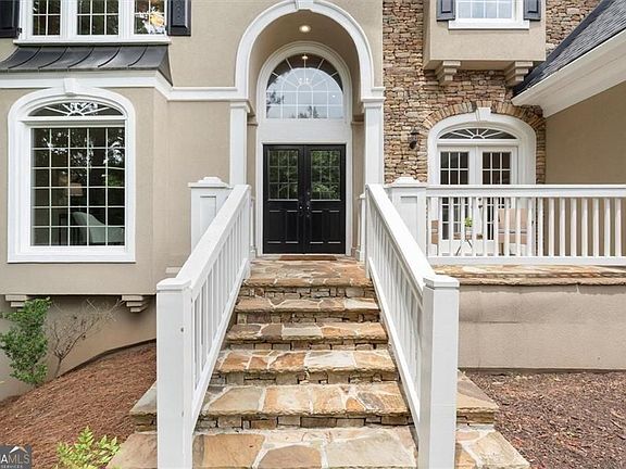 3rd image of 1346 Waterford Green Close NE