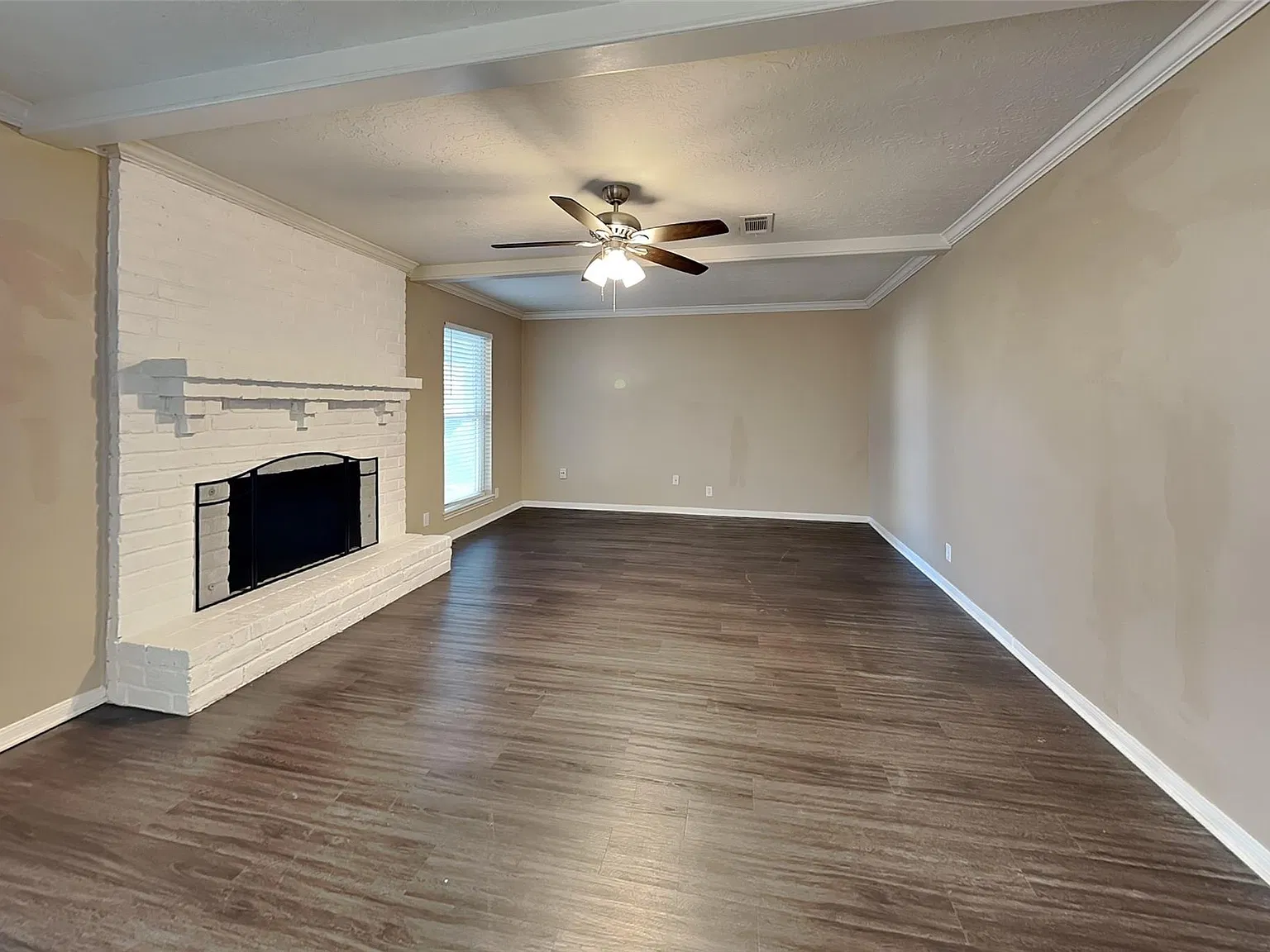 4 bed, 2.0 bath, 1706 sqft, $1,940 — Photo 3