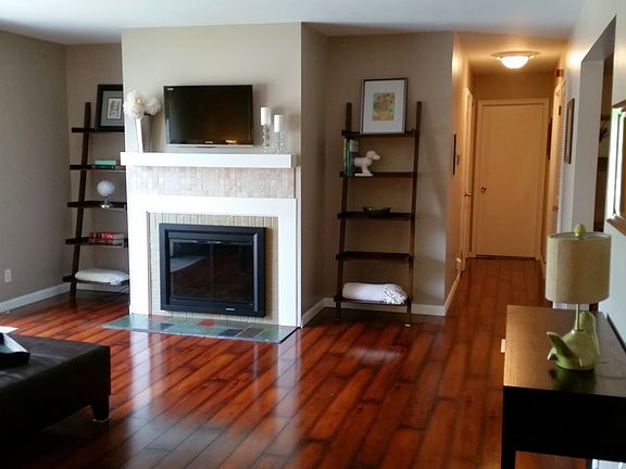 2nd image of 523 Bainbridge Dr APT 43