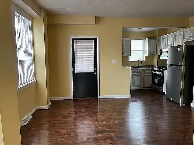 2 bed, $1,500 — Photo 4