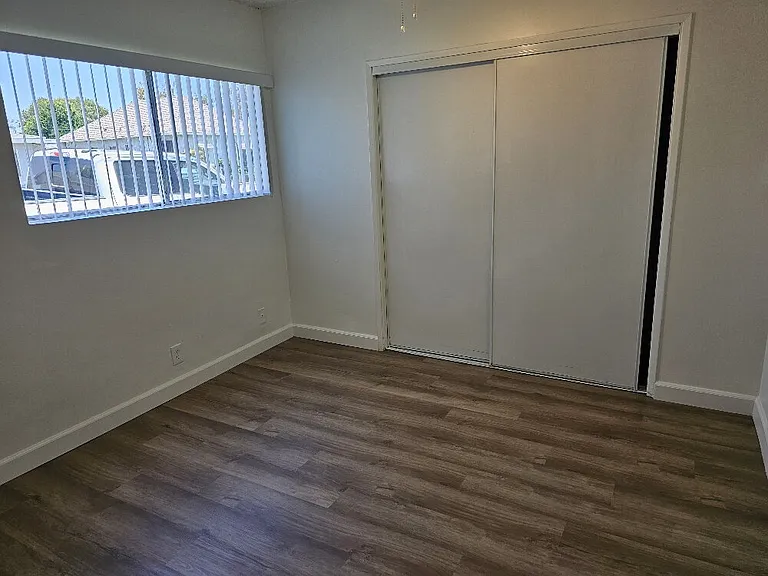 12522 Paramount Blvd #6 — Photo 27