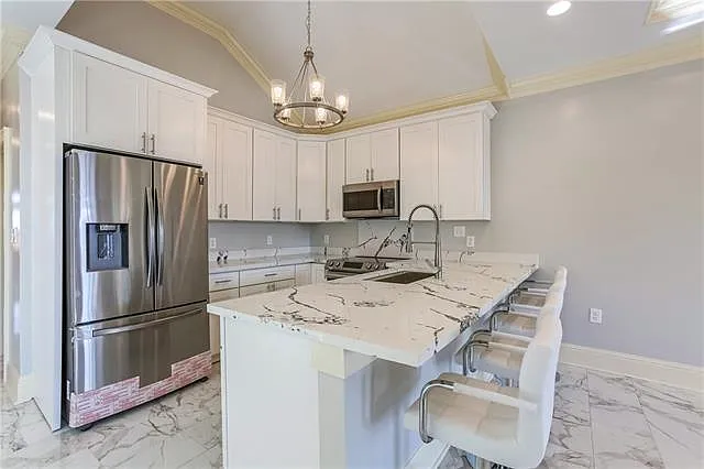 2932 Eagle St — Photo 5