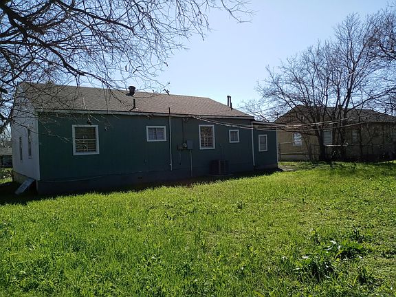 3rd image of 715 Rexford Dr
