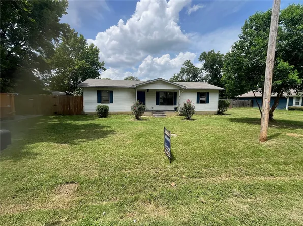 301 Walnut St, Chandler, TX 75758
