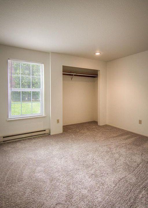 Nice new carpet in Bedroom