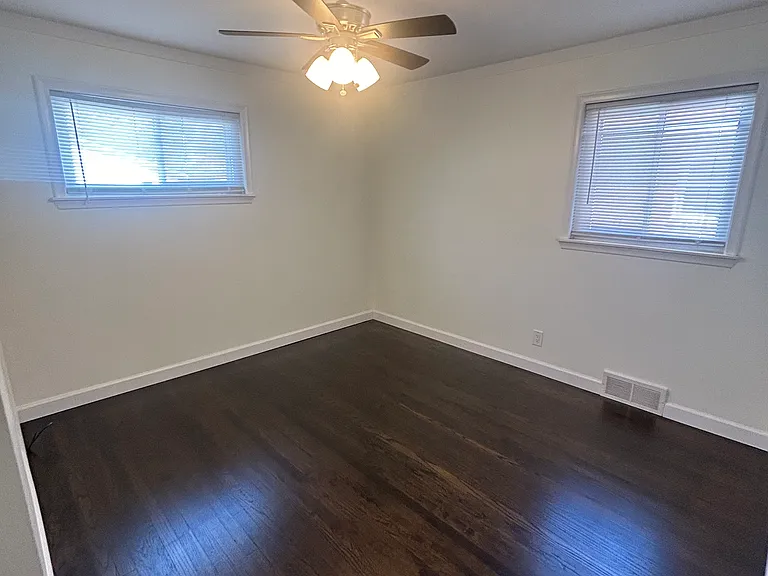 52 Elmsford Ave — Photo 11