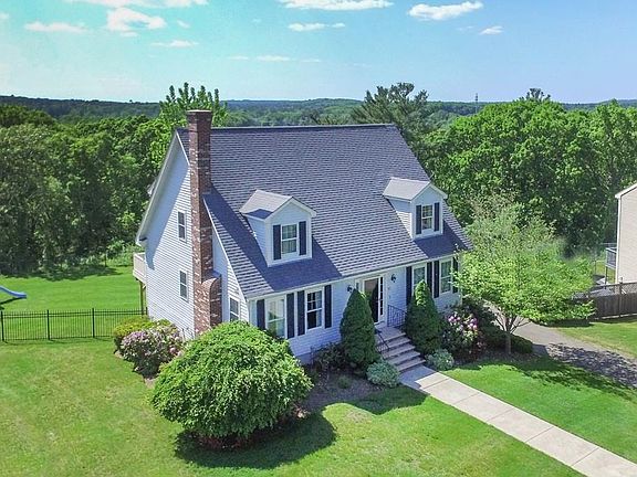 2nd image of 10 Emily Ln