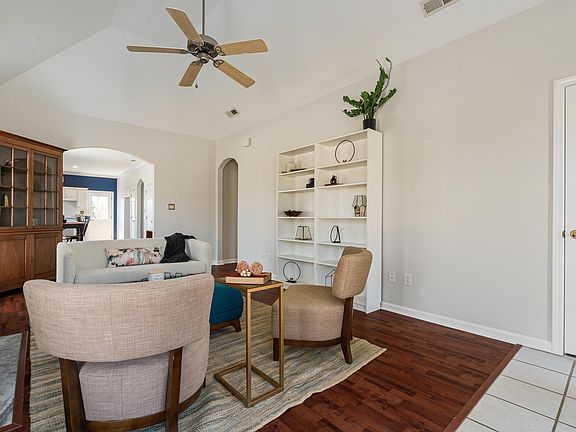 2nd image of 1016 McAllister Dr