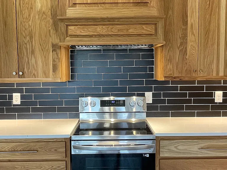 360 Hillside Dr — Photo 1