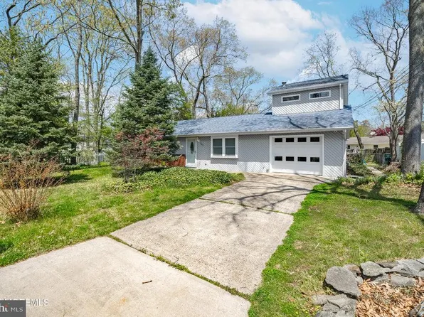 202 Conifer Dr, Forked River, NJ 08731