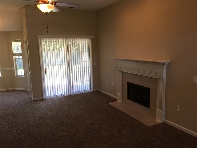 381 Laurel Hill Cir — Photo 5