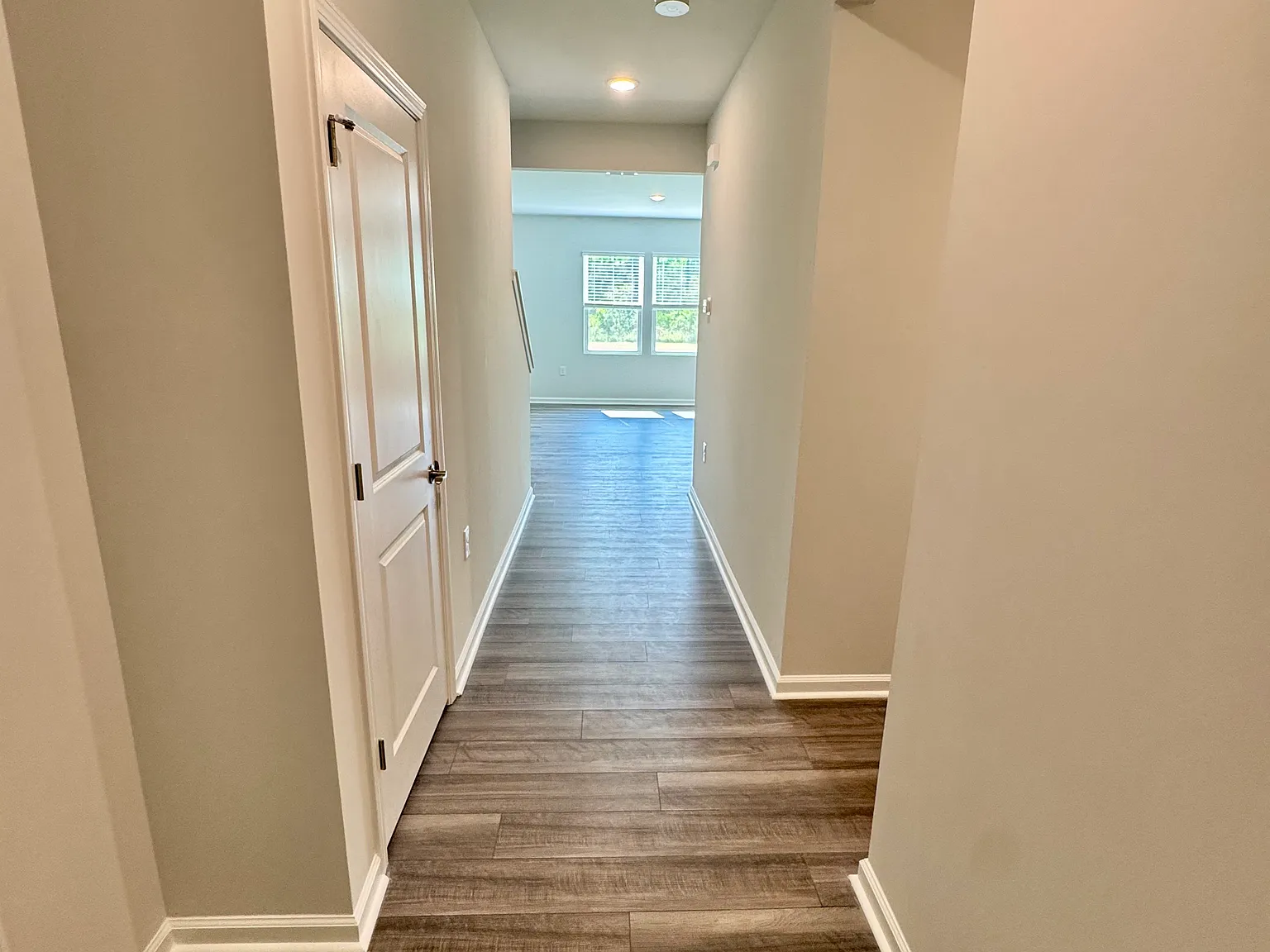4 bed, 1967 sqft, $2,200 — Photo 3