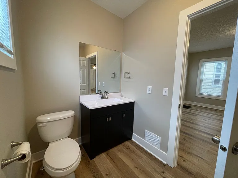 852 Lafayette Ave NE — Photo 9