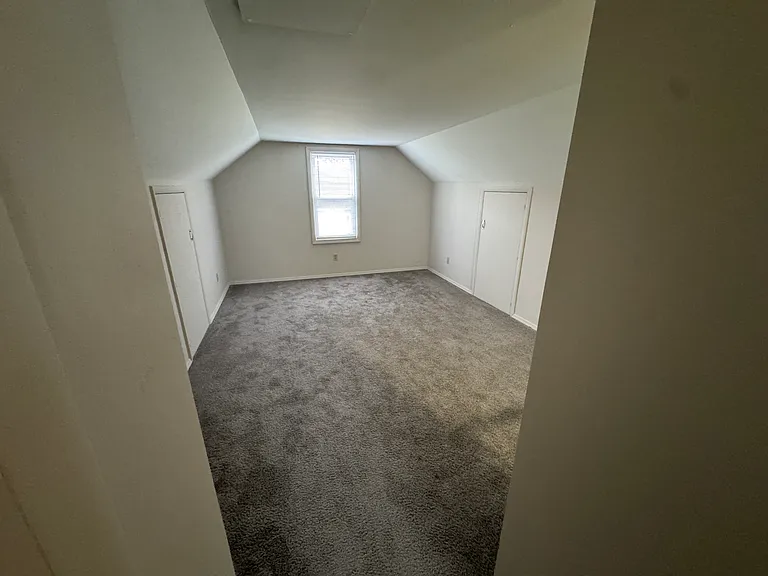 2121 Roberts Ln — Photo 13
