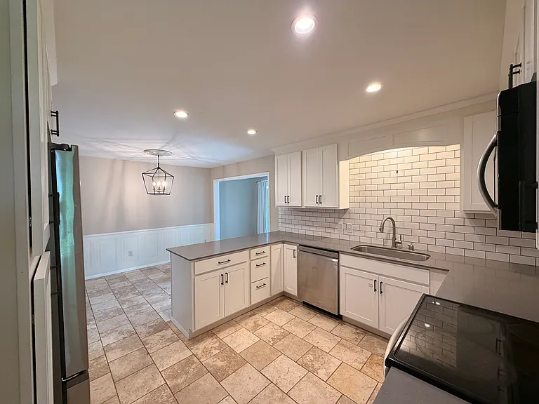 1304 E 11th Ave — Photo 11