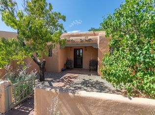 3 Juego Ct, Santa Fe, NM 87508