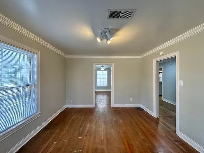 1309 S Robertson Ave — Photo 10