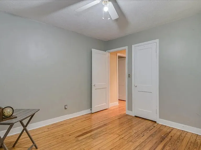 1842 Crossland Ave — Photo 4