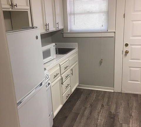 5th image of 730 E St APT 304