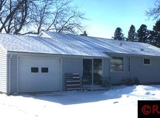 328 W 7th St, Gibbon, MN 55335