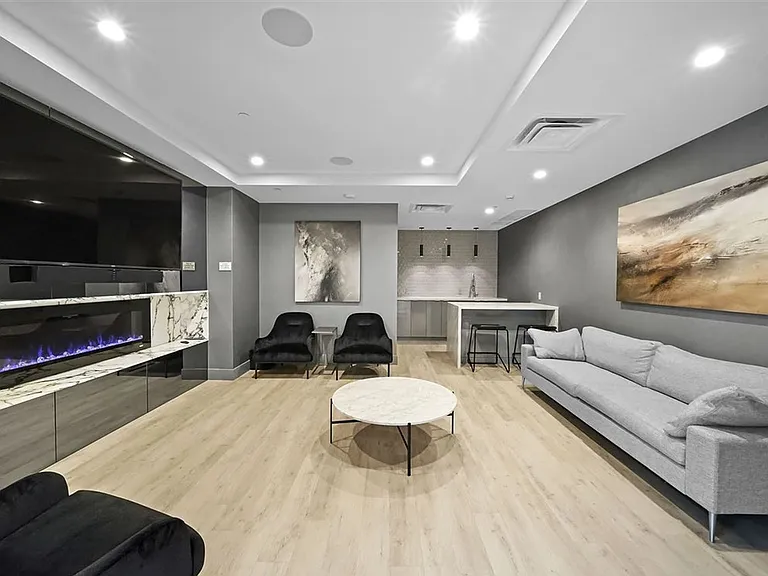 8189 Cambie St #3105 — Photo 20