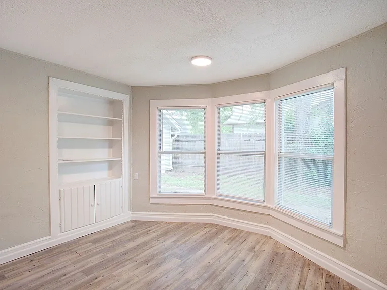 1005 N Buffalo Ave — Photo 7