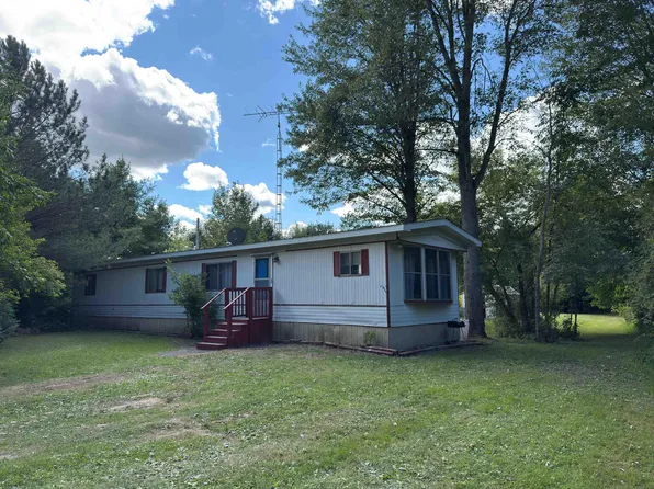 2572 Cash Rd, Applegate, MI 48401