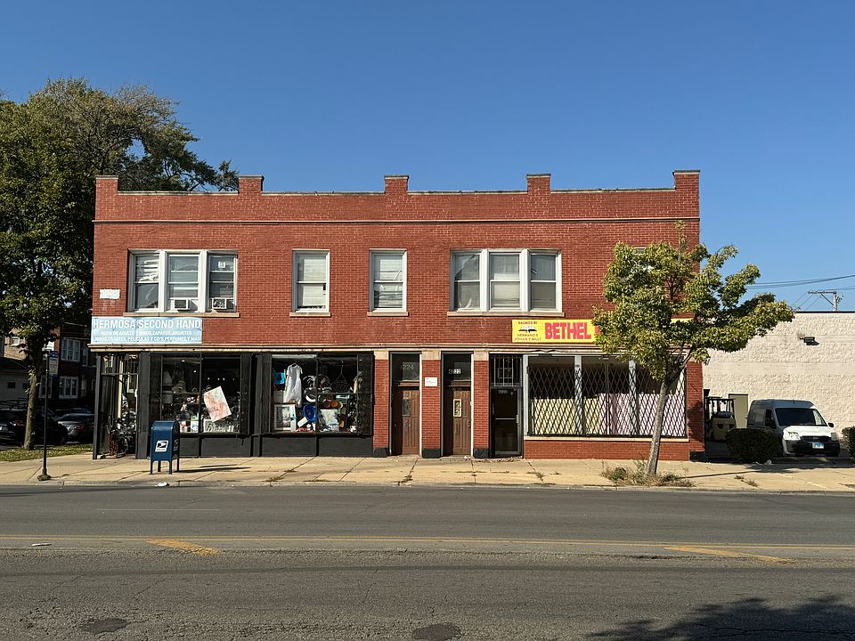 1st image of 4222 W Fullerton Ave #1