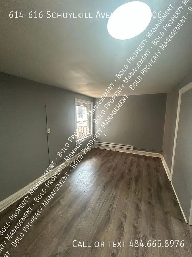 Schuylkill Ave 2 Bedroom 1 Bath Apartment — Photo 4