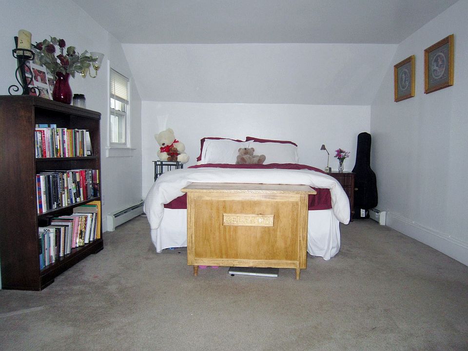 1st image of 118 3rd Ave