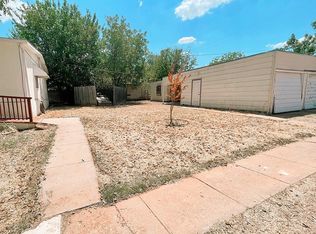 210 W Wharton Ave, Electra, TX 76360