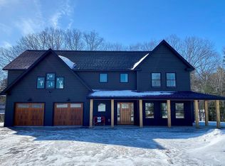 35 Dyer Ln, Belgrade, ME 04917