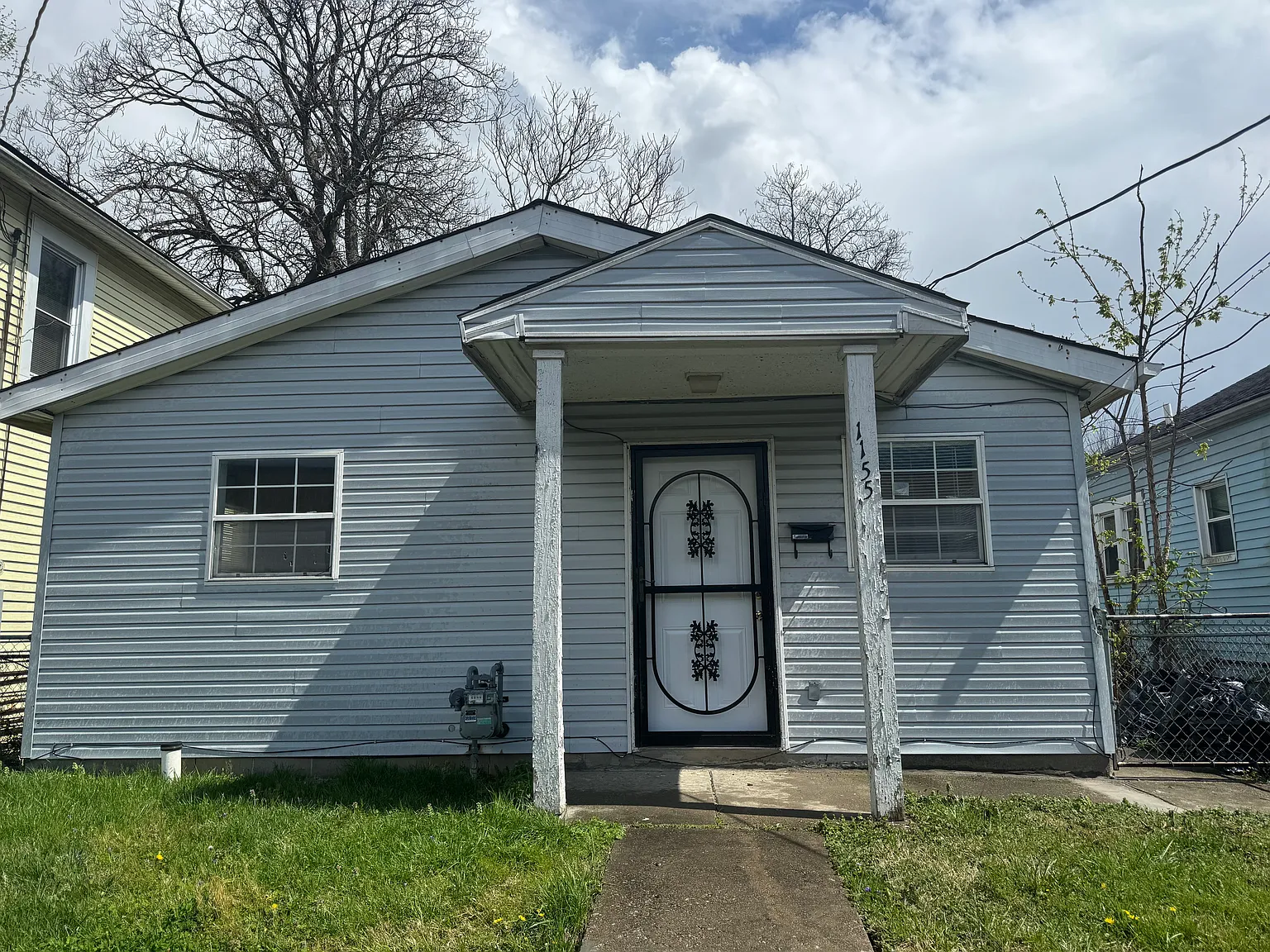 3 bed, 1100 sqft, $1,450 — Photo 1