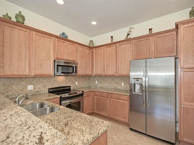 6083 Benevento Dr — Photo 10