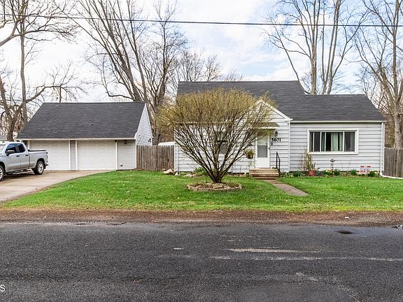 2nd image of 5601 Pawnee Rd