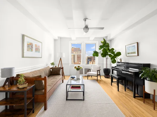 365 West 20th Street image 1 of 6